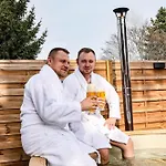 Hotel Golden Golem &