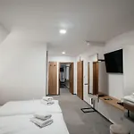 Hotel Golden Golem &