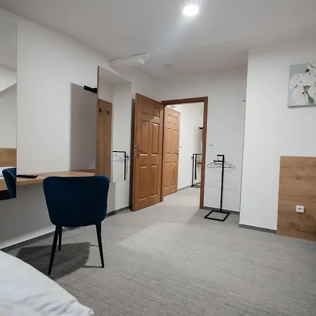Otel Golden Golem & 3*