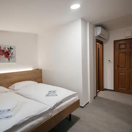 Golden Golem Hotel&spa 3* Prag