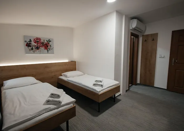 Golden Golem & Hotell 3*